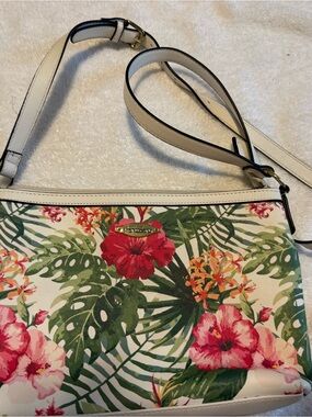 Graceful Floral Crossbody Bag - Cream & Green